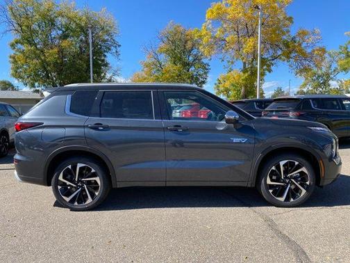2025 Mitsubishi Outlander PHEV SEL