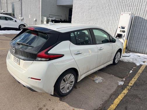 2025 Nissan Leaf S