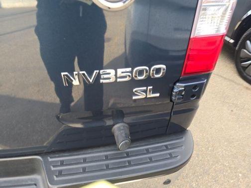 2021 Nissan NV Passenger NV3500 HD SL V8