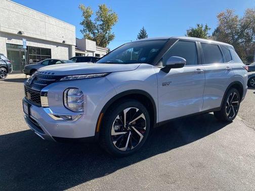 2025 Mitsubishi Outlander PHEV SE