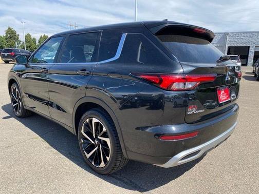 2024 Mitsubishi Outlander PHEV SE