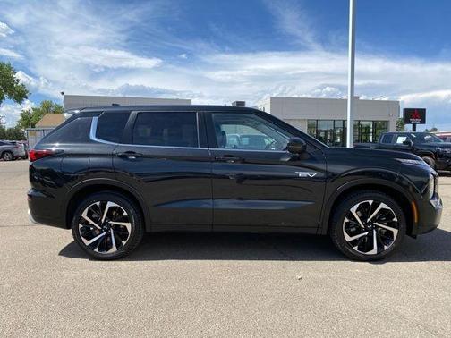 2024 Mitsubishi Outlander PHEV SE