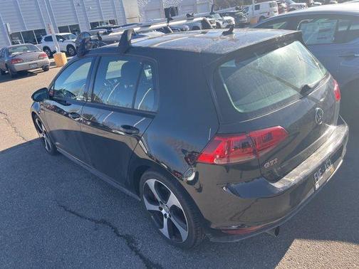 2017 Volkswagen Golf GTI SE 4-Door