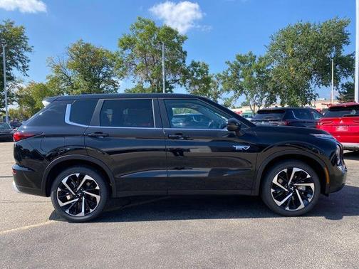 2025 Mitsubishi Outlander PHEV SE