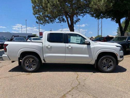 2025 Nissan Frontier SV
