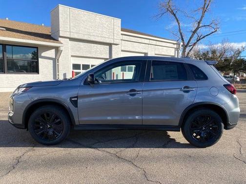 Mercury Gray Metallic 2026 Mitsubishi Outlander Sport 2.0 LE