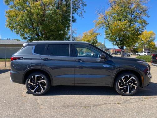 2025 Mitsubishi Outlander PHEV 