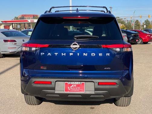 2025 Nissan Pathfinder SV