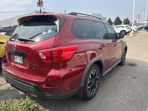 2020 Nissan Pathfinder SV