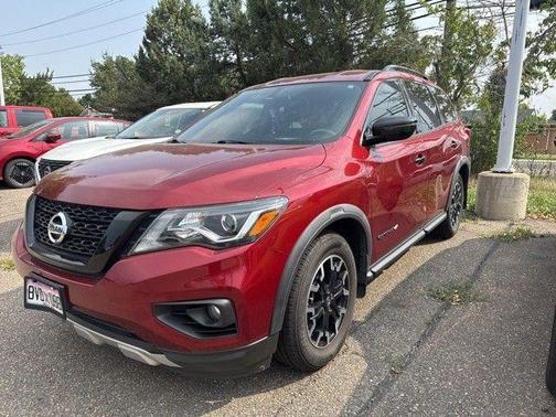 2020 Nissan Pathfinder SV