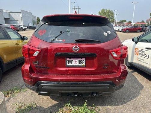 2020 Nissan Pathfinder SV