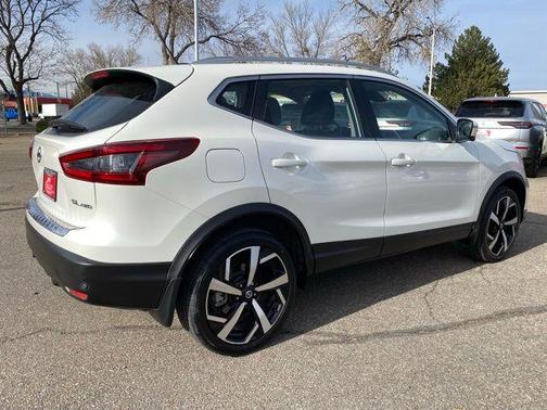 2022 Nissan Rogue Sport SL