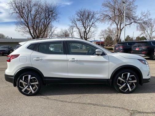 2022 Nissan Rogue Sport SL