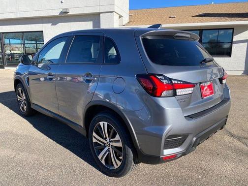 Mercury Gray Metallic 2026 Mitsubishi Outlander Sport 2.0 SE