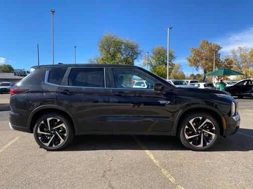 2025 Mitsubishi Outlander PHEV SE