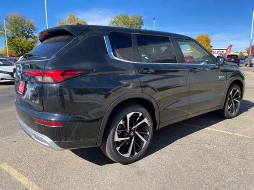 2025 Mitsubishi Outlander PHEV SE