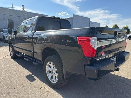 2024 Nissan Titan XD SV