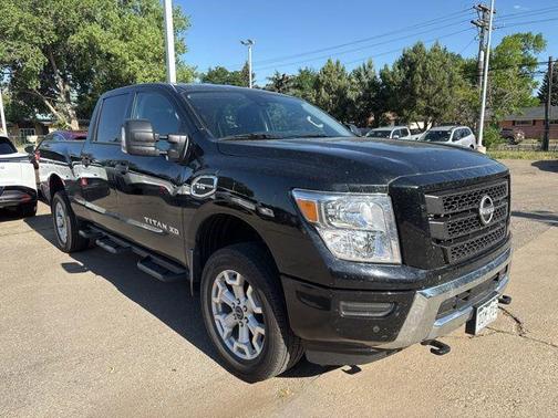 2024 Nissan Titan XD SV