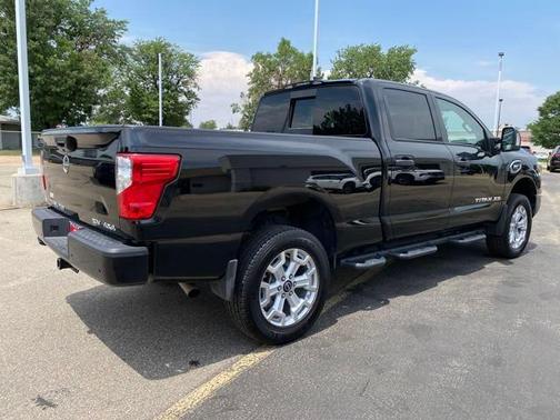2024 Nissan Titan XD SV