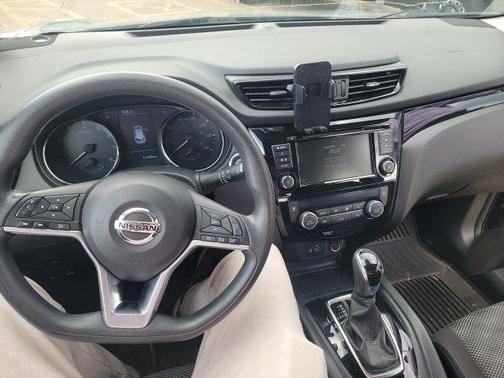 2020 Nissan Rogue Sport SV