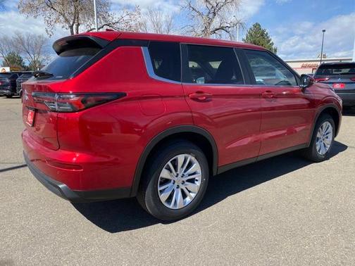 2025 Mitsubishi Outlander ES