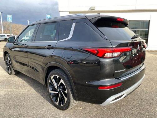 2023 Mitsubishi Outlander PHEV 40th Anniversary