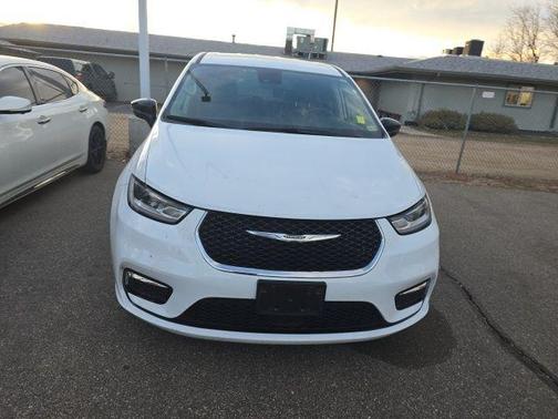 2024 Chrysler Pacifica Touring-L