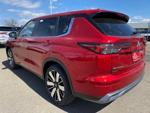2025 Mitsubishi Outlander SE