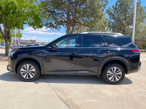 Black 2025 Nissan Pathfinder SL