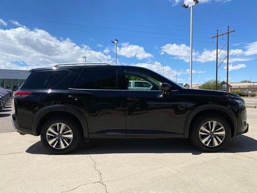 Black 2025 Nissan Pathfinder SL
