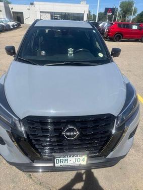 Boulder Gray Metallic 2024 Nissan Kicks SR