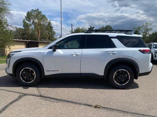 Everest White P 2026 Nissan Pathfinder Rock Creek