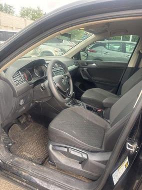 Deep Black Pearl Effect 2019 Volkswagen Tiguan 2.0T S