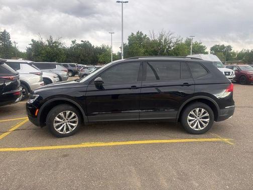 Deep Black Pearl Effect 2019 Volkswagen Tiguan 2.0T S