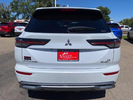 White Diamond 2026 Mitsubishi Outlander PHEV SE