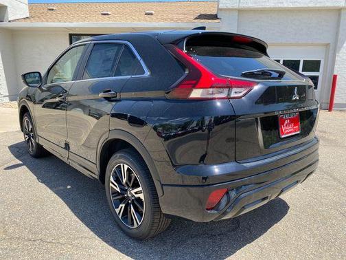 Labrador Black Pearl 2026 Mitsubishi Eclipse Cross SEL