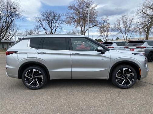 2025 Mitsubishi Outlander PHEV 