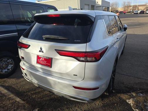 2024 Mitsubishi Outlander SE