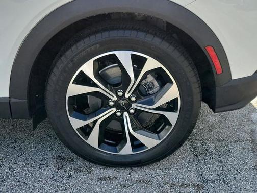 STAR WHITE MET TRI-COAT 2025 Ford Mustang Mach-E SELECT