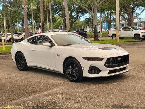 OXFORD WHITE 2026 Ford Mustang GT