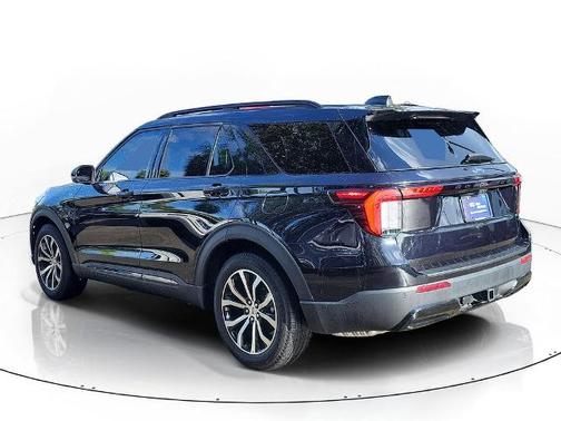 AGATE BLACK METALLIC 2025 Ford Explorer ST-LINE