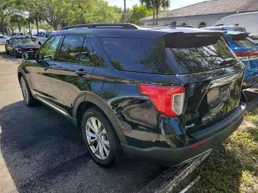 AGATE BLACK METALLIC 2023 Ford Explorer XLT