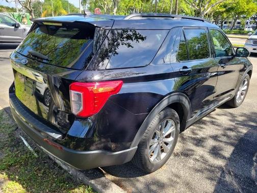 AGATE BLACK METALLIC 2023 Ford Explorer XLT