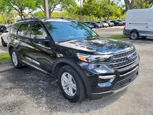 AGATE BLACK METALLIC 2023 Ford Explorer XLT