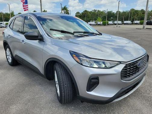 ICONIC SILVER METALLIC 2023 Ford Escape ACTIVE