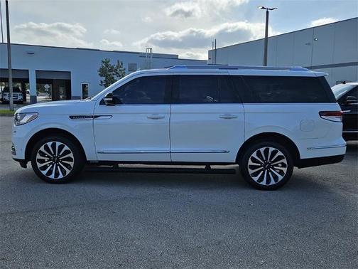 2023 Lincoln Navigator L RESERVE