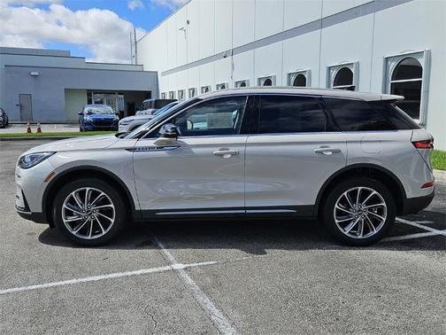 2023 Lincoln Corsair STANDARD