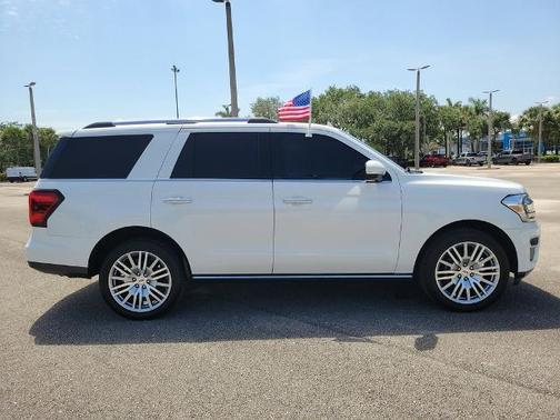 STAR WHITE MET TRI-COAT 2024 Ford Expedition LIMITED