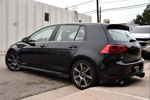 Deep Black Pearl 2016 Volkswagen Golf R 4-Door