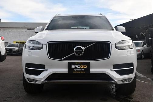 2018 Volvo XC90 T6 Momentum